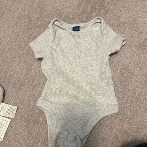 Old Navy Light Gray Ribbed Bodysuit